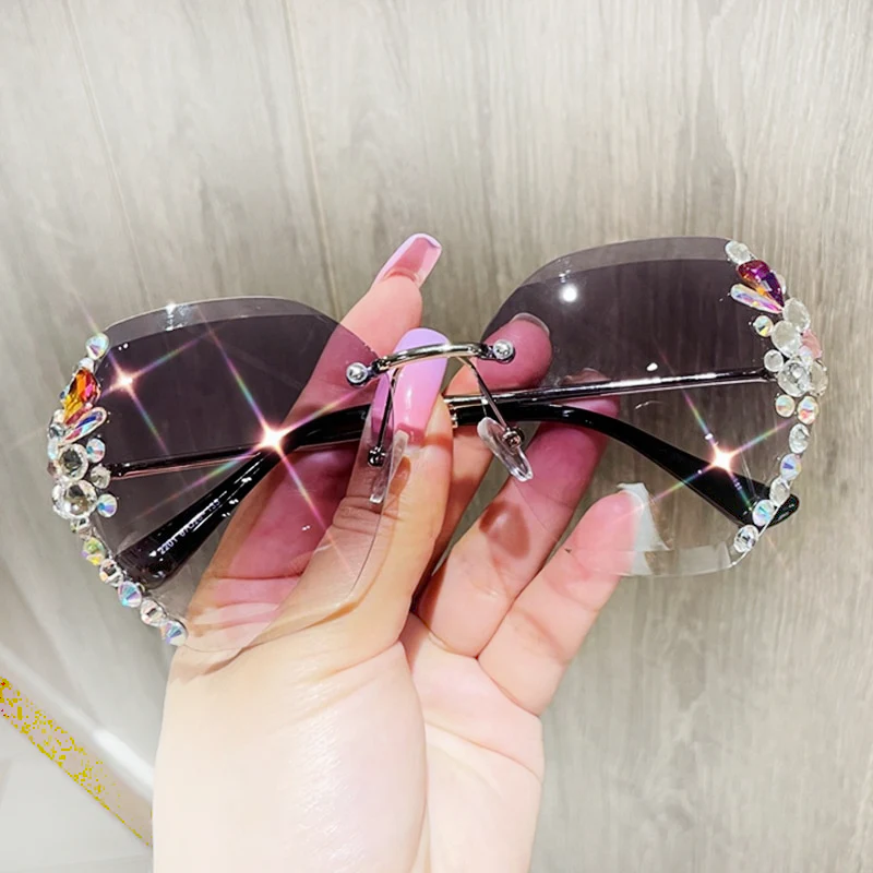 Stylish Embellished Sunglasses