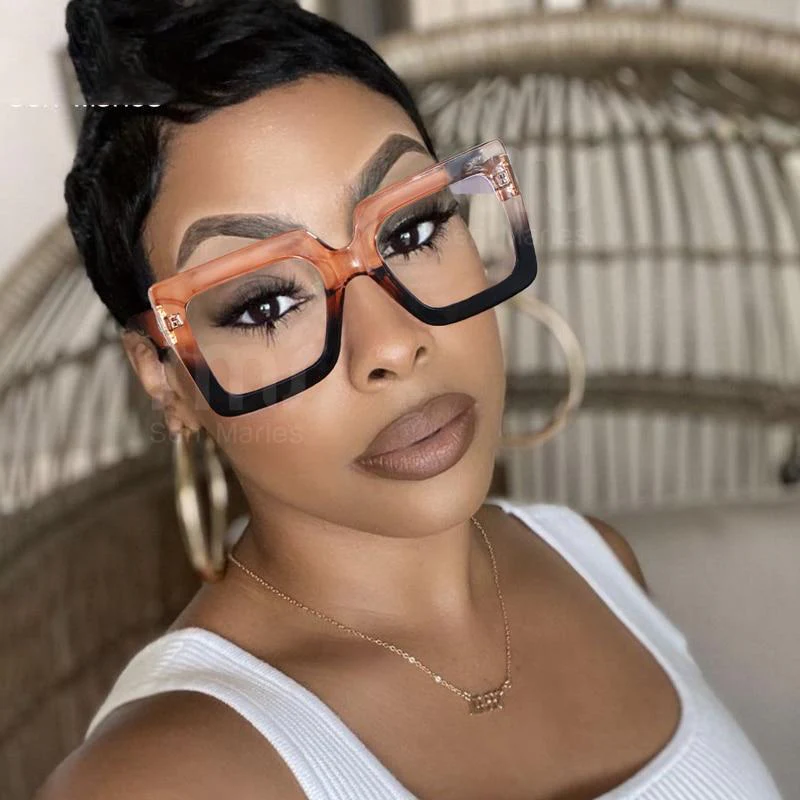 Chic Black Rimmed Sunglasses