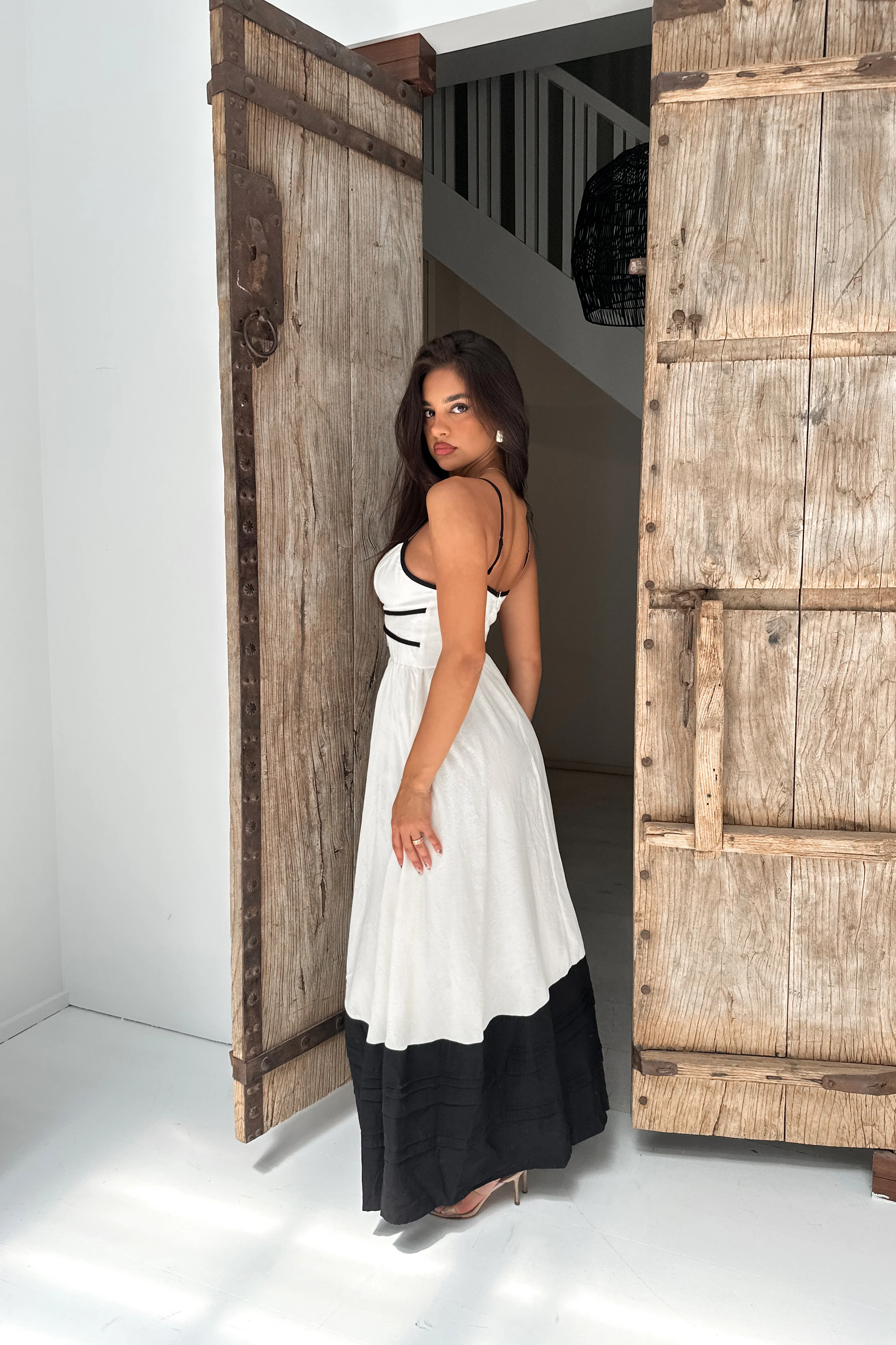 Elegant Two-Tone Maxi Dress